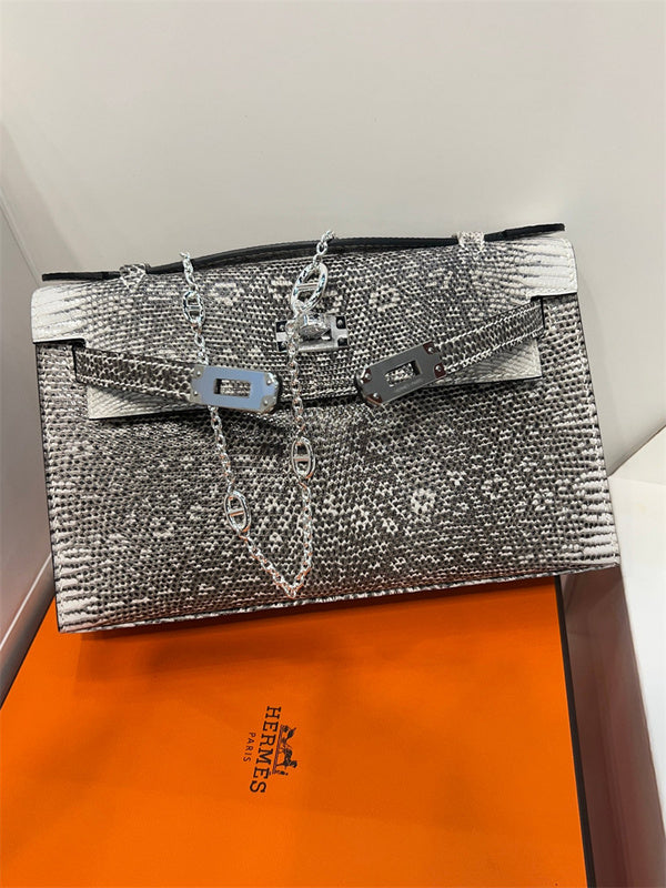  structured bag interior and compartment view 9