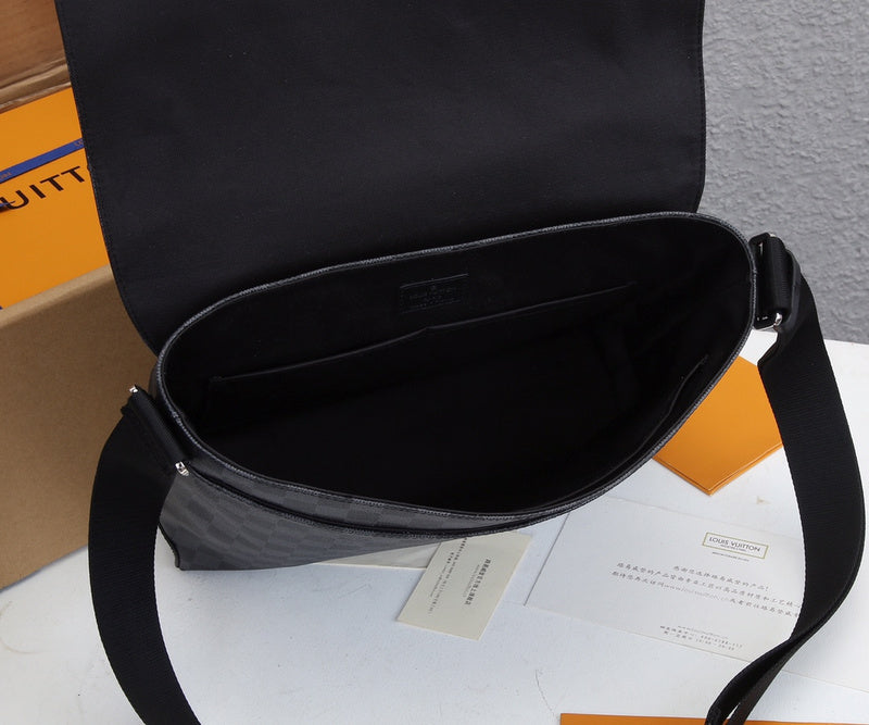 Back view of everyday-luxe signature women's handbag – women's statement bag