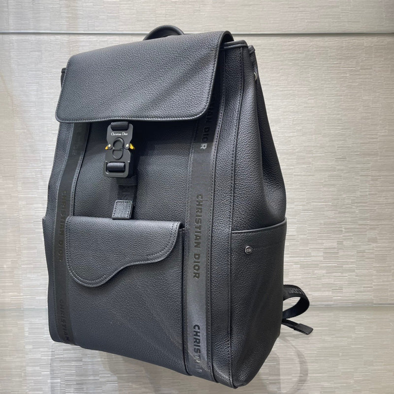 Close-up detail of sleek refined women's handbag – women's designer-style accessory