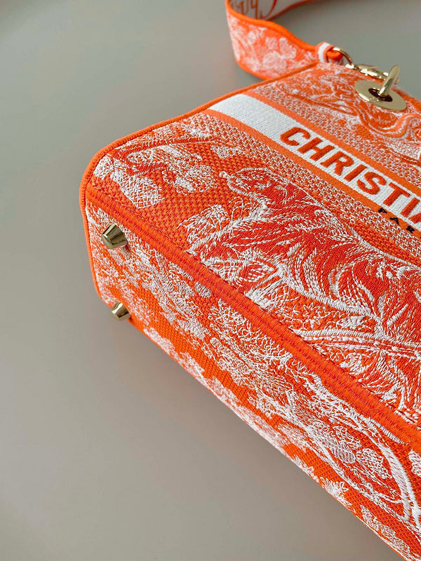 Close-up detail of refined sleek women's handbag – women's designer-style accessory