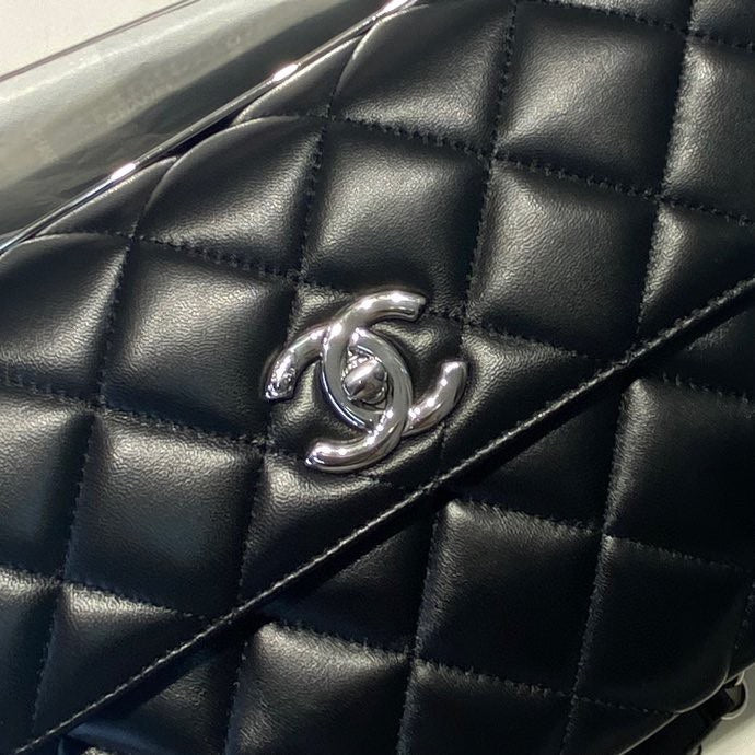  women's handbag, versatile design, view 2