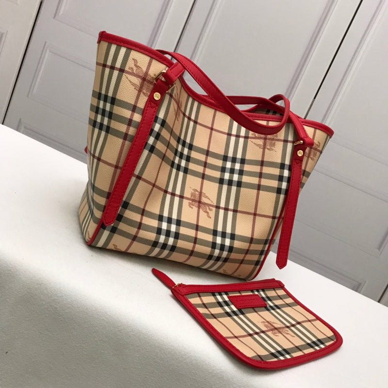 Ziva's Charm handbag – detail view (one versatile size)