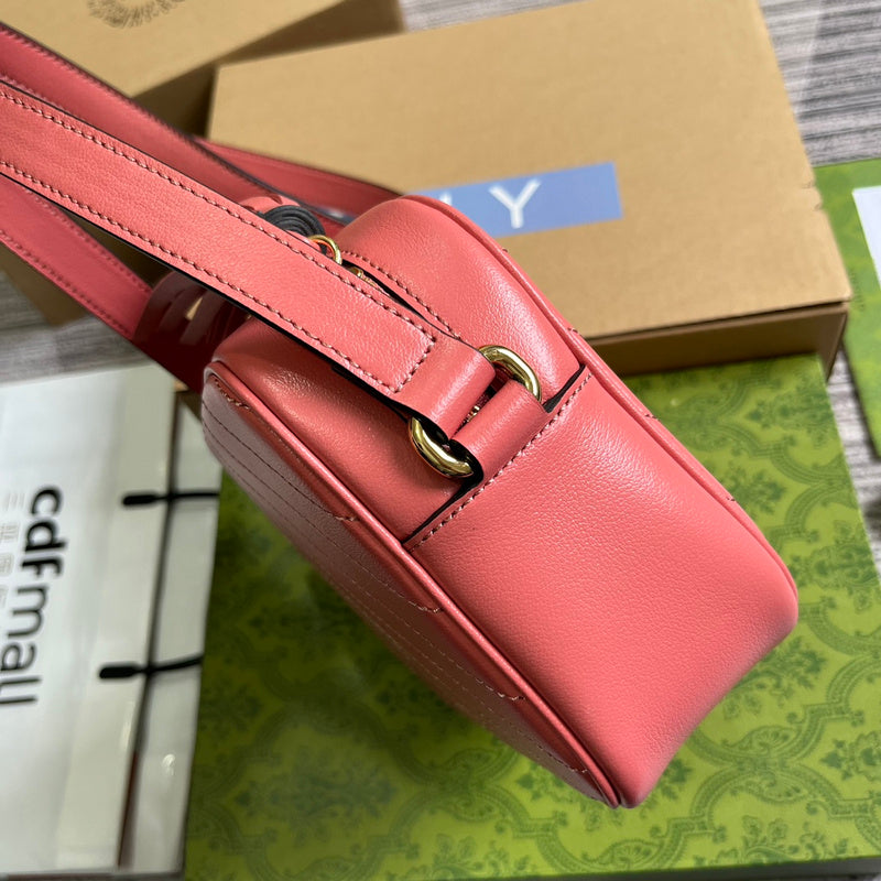 Handle and strap detail of structured chic women's handbag – women's luxury accessory