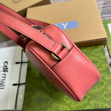 Handle and strap detail of structured chic women's handbag – women's luxury accessory