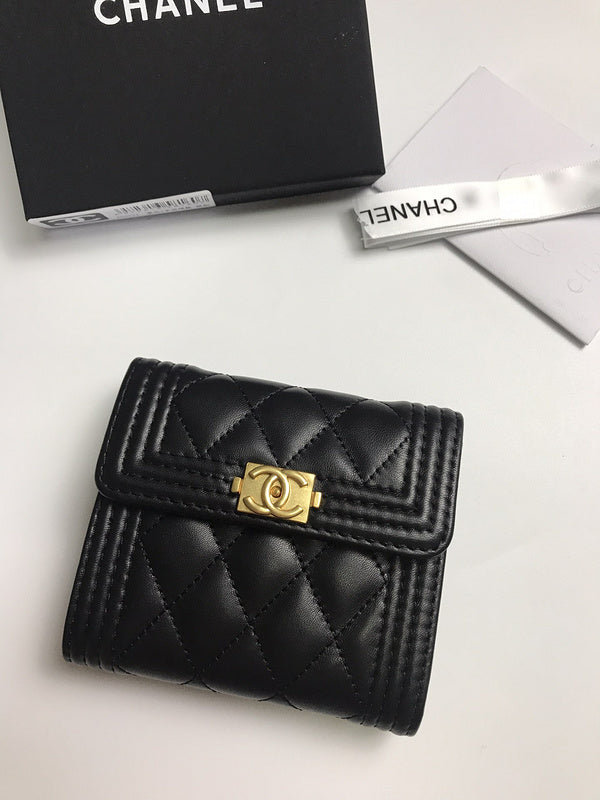 Zivas Charm Timeless Appeal Everyday Handbag (Thoughtfully Structured Design) – Close-Up Detail