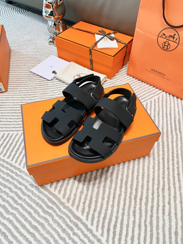 Hermes sandals Style 217 - close-up of bold signature style