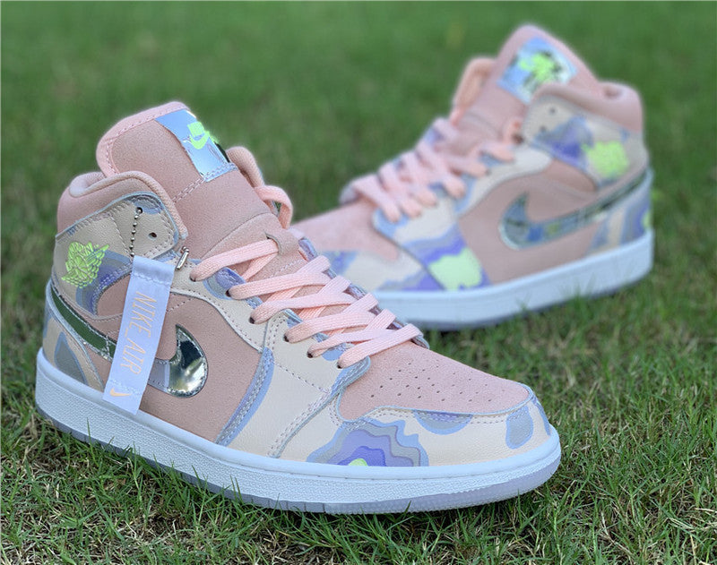 Nike Men's & Women's Luxury Low-Top Trainers — Style 045 hardware detail