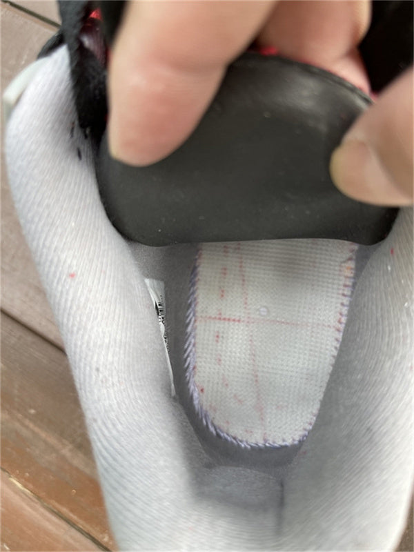 Nike Men's & Women's Designer Low-Top Shoes — Style 257 angle view