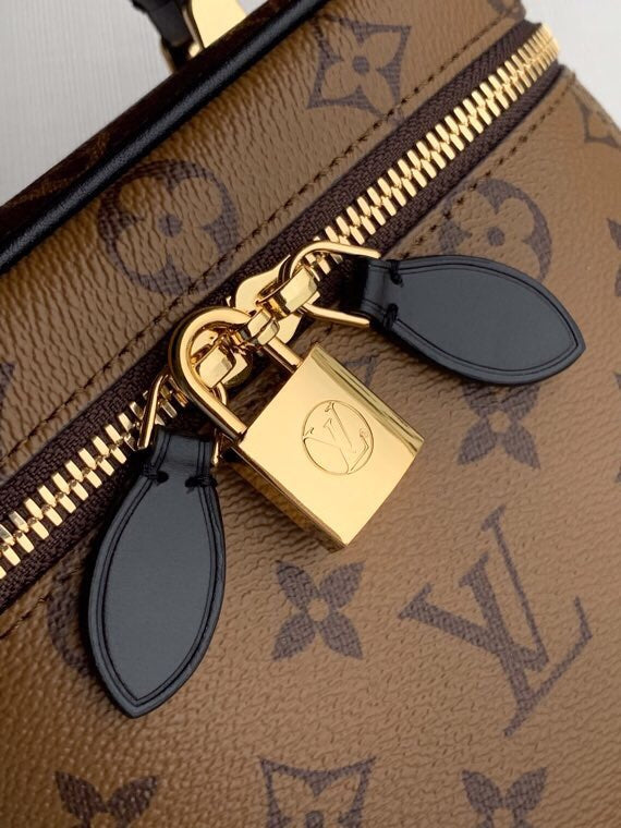 Styled lifestyle shot of refined premium women's handbag – women's everyday handbag