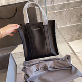 Ziva's Charm handbag – carry view (one versatile size)