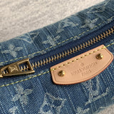  tote bag interior and compartment view 15