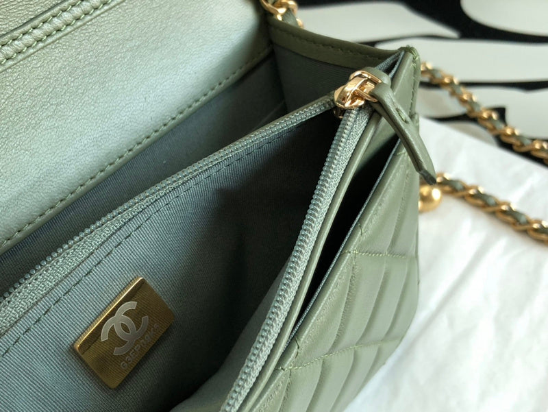  mid purse view 4
