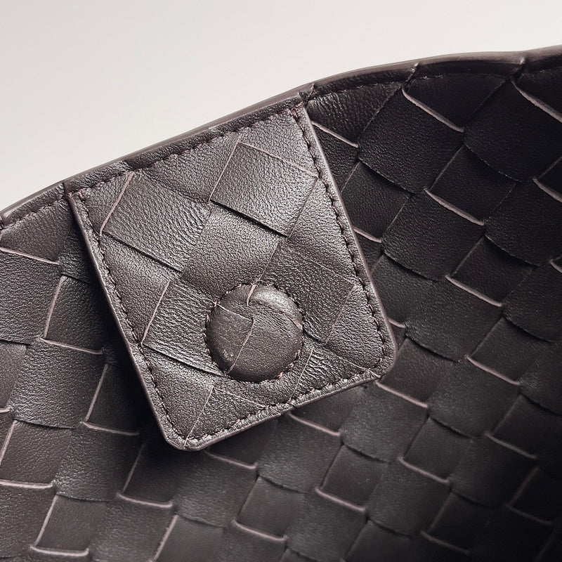 Sleek Vegan Leather Handbag - Chic Everyday Appeal | Women's Luxury Handbag #1578 - back view (image 4) of designer-inspired handbag