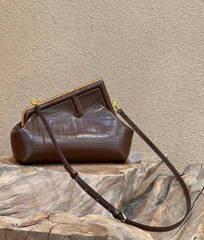 Ziva's Charm handbag – full view (26cm*9.5cm*18cm)