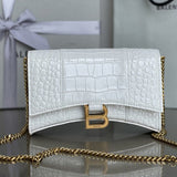 Zivas Charm Modern Minimalist Look Statement Handbag (Effortless Style Upgrade) – Front View