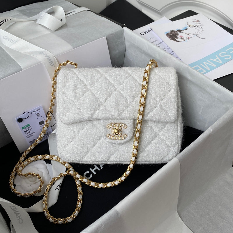  women's handbag, mid design, view 1