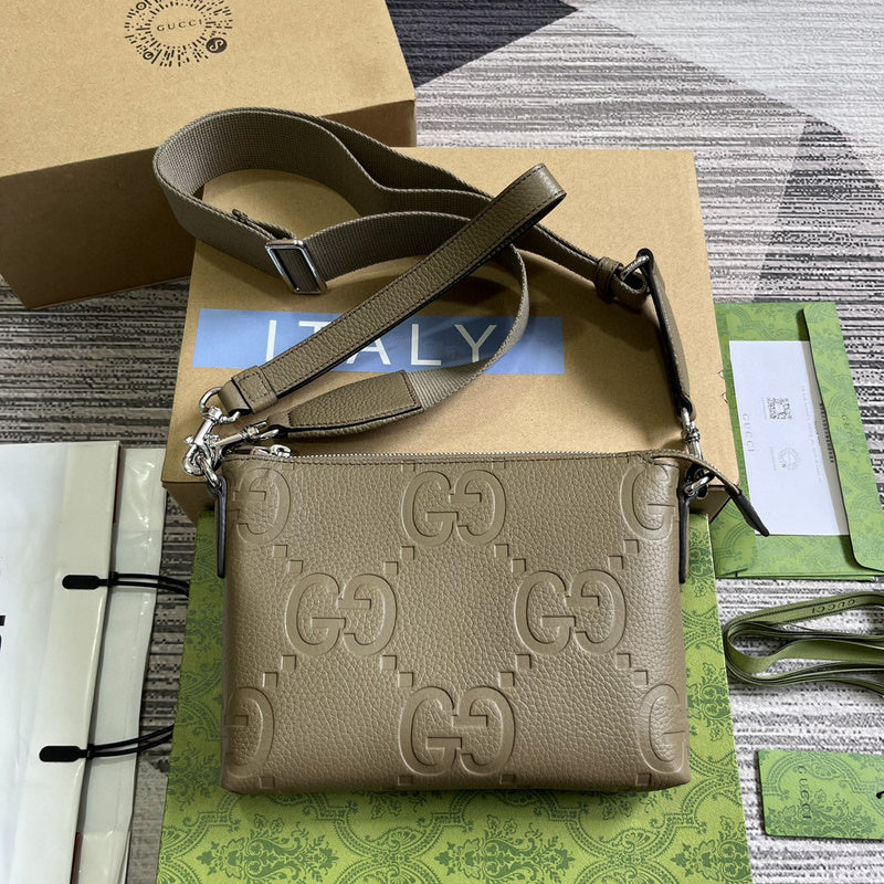 Side profile of signature everyday-luxe women's handbag – women's designer-style accessory