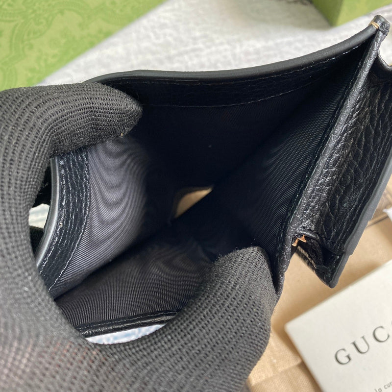 Side profile of statement signature women's handbag – women's designer-style accessory