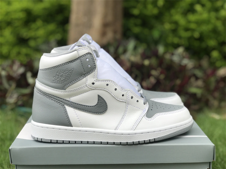 Nike two-tone luxury sneakers view 17 breathable knit upper