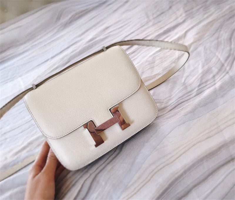  Contemporary tote bag carried on shoulder