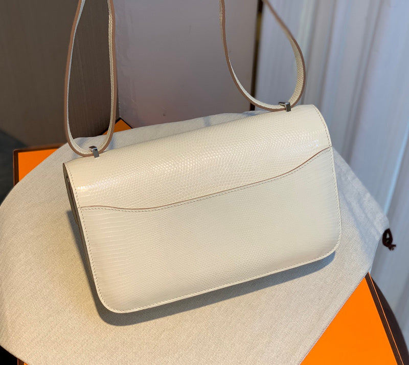 Refined handbag styled for everyday wear