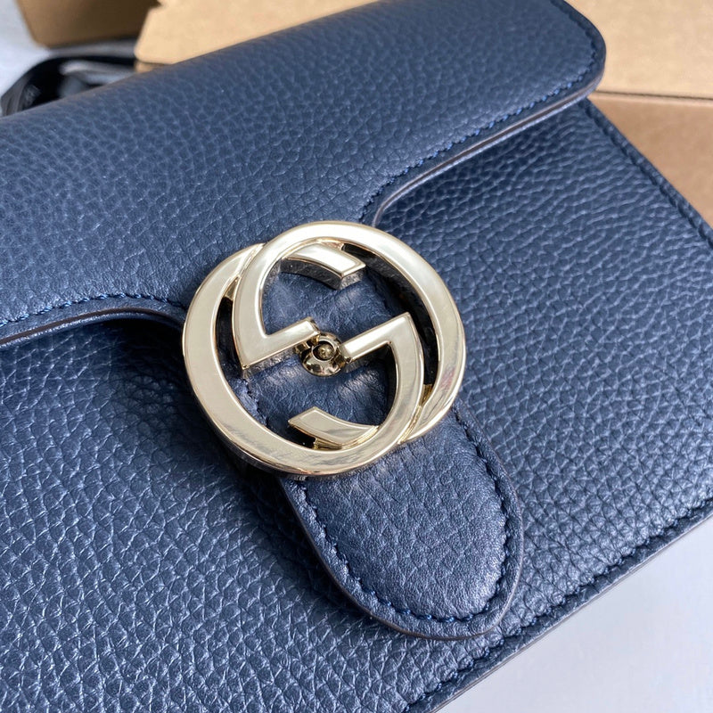 Handle and strap detail of elevated classic women's handbag – women's everyday handbag