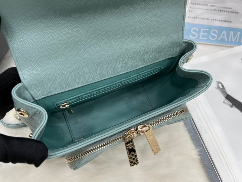  women's handbag, mid design, view 4