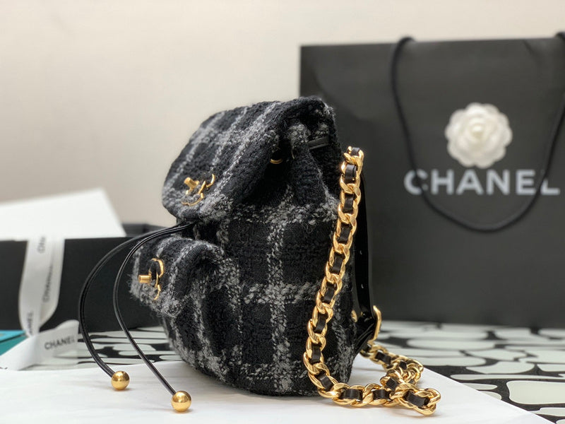 Zivas Charm Effortless Elegance Designer Handbag (Modern Wardrobe Staple) – Lifestyle Shot