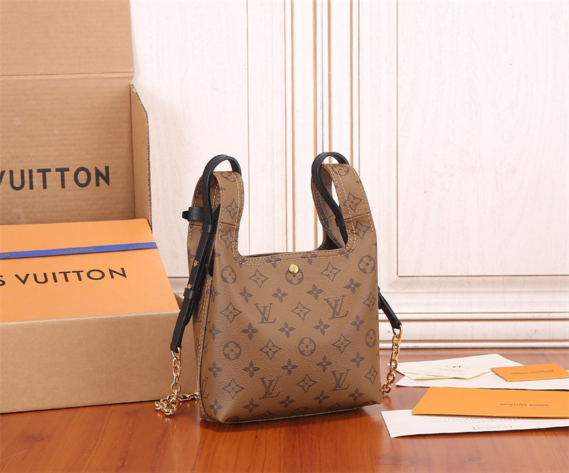  tailored everyday bag styled with outfit 12
