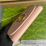 Handle and strap detail of elevated sleek women's handbag – women's premium purse