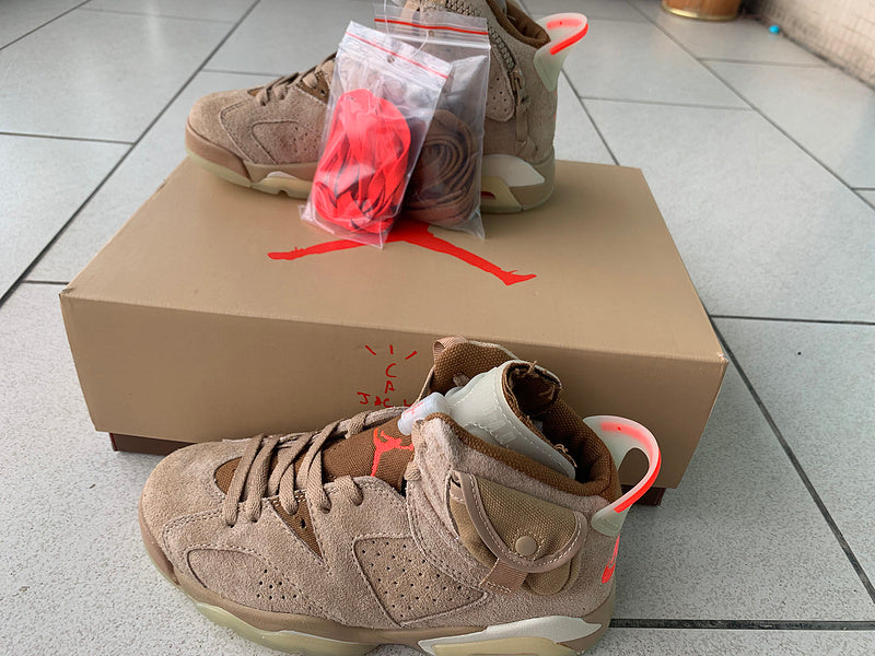 Nike Men's & Women's Premium Casual Sneakers — Style 196 interior view