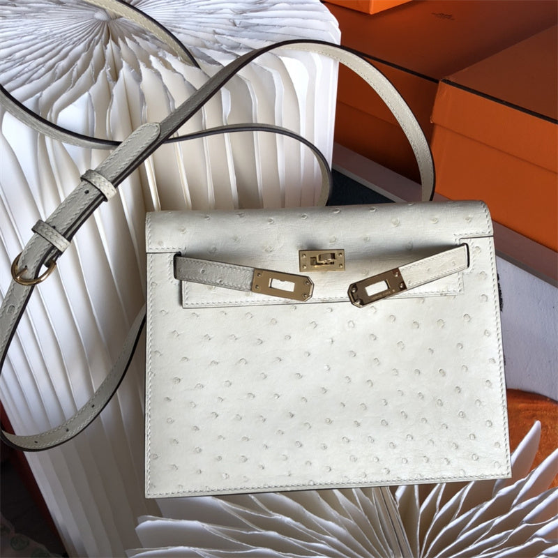  tote bag interior and compartment view