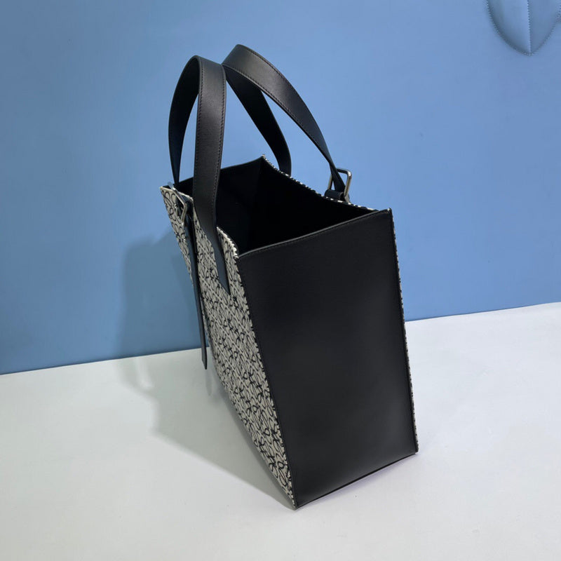 Ziva's Charm handbag – styled view (33.5cm*36.5cm*13cm)