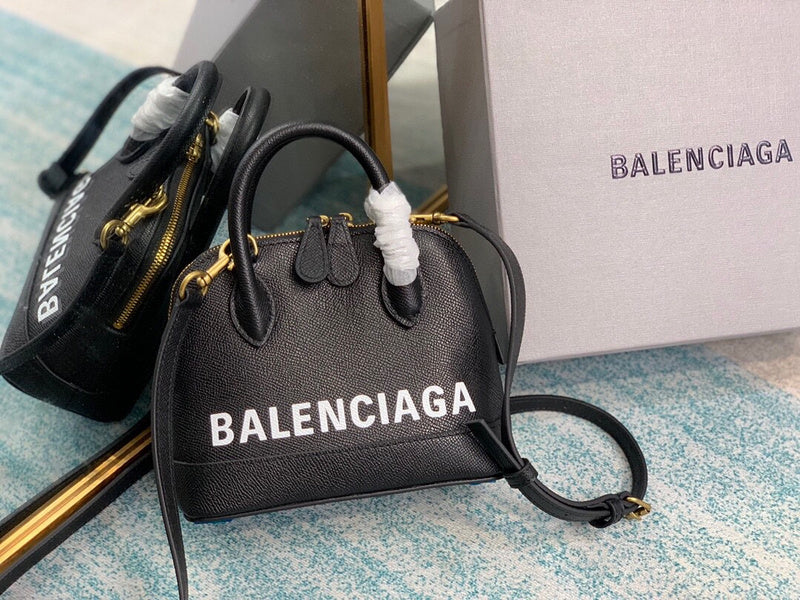 Contemporary Vegan Leather Handbag - Versatile Everyday Design | Women's Premium Handbag #662 - side angle view (image 2) of designer-inspired handbag
