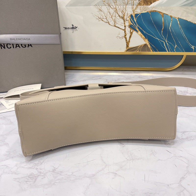 Zivas Charm Timeless Appeal Statement Handbag (Designer-Inspired Craftsmanship) – Back View