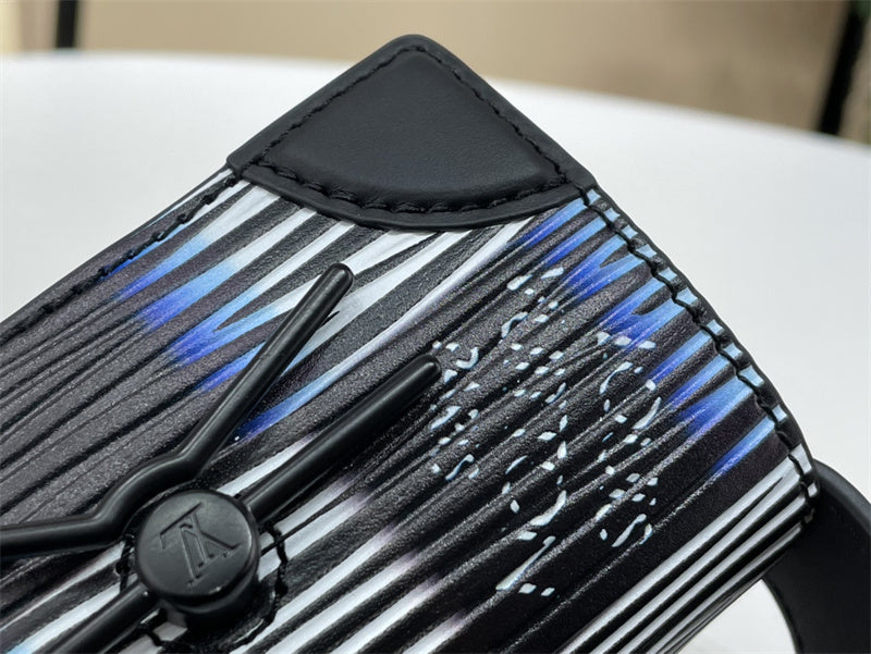  Understated everyday bag front view 7