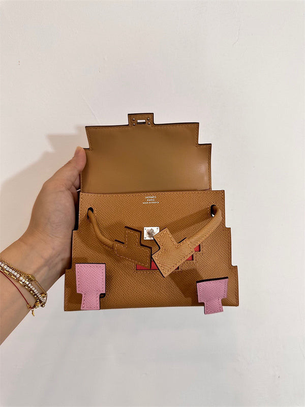  contemporary everyday bag detail view showing craftsmanship 8