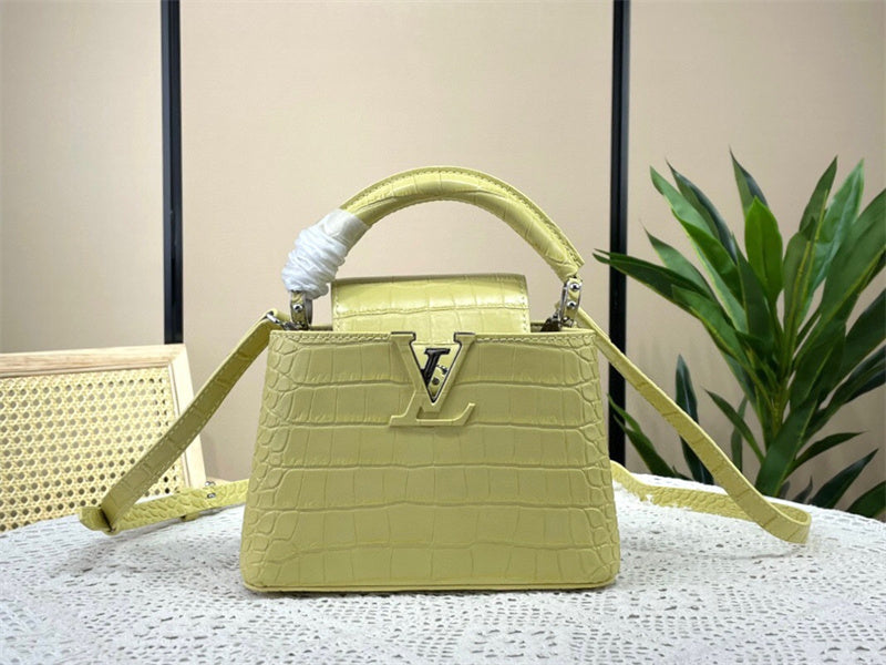  Chic handbag carried on shoulder 10