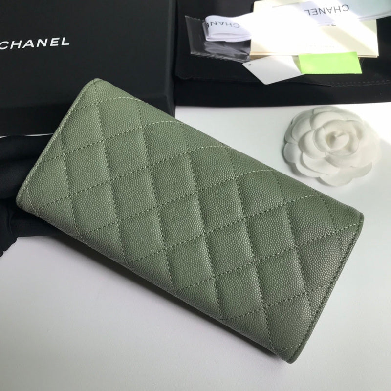 Zivas Charm Polished Finish Everyday Handbag (Timeless Wardrobe Addition) – Close-Up Detail