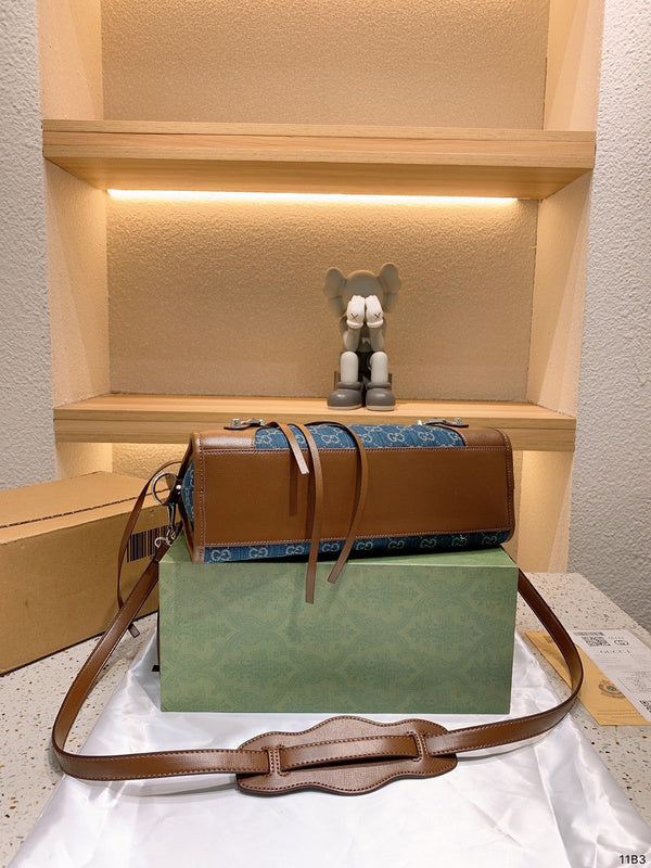 Ziva's Charm handbag – interior view (one versatile size)