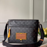 Close-up detail of everyday-luxe polished women's handbag – women's designer-style accessory