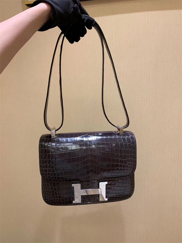 Refined handbag styled for everyday wear