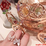 Close-up detail view of Van Cleef & Arpels unisex jewelry piece