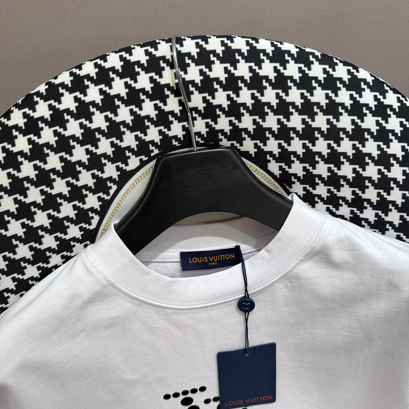 Front view of Louis Vuitton cotton t-shirt with logo-detail design