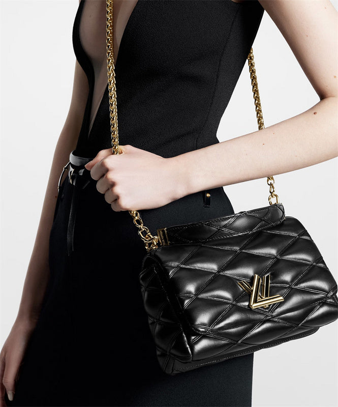  shoulder bag interior and compartment view 45