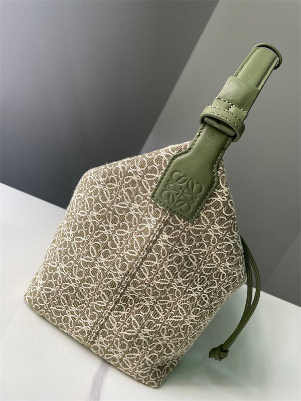 Ziva's Charm handbag – side angle view (21cm*17cm*12.5cm)