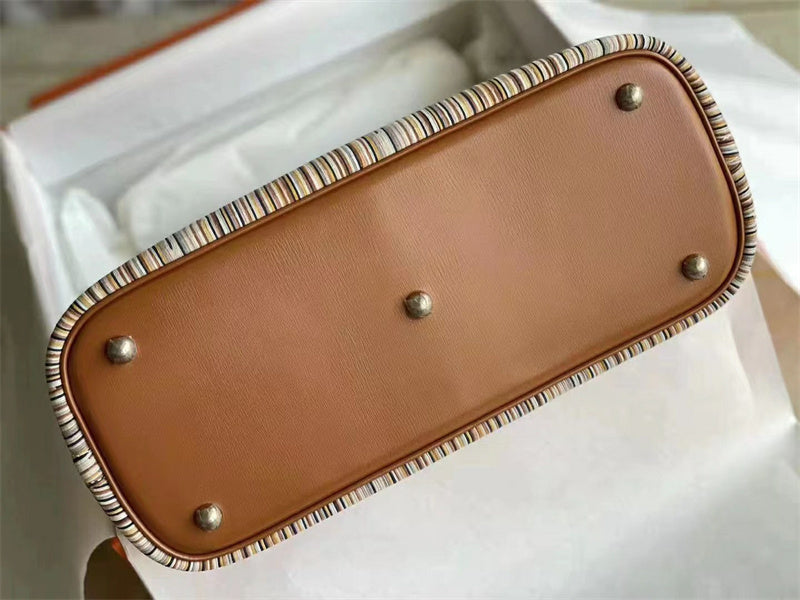 Interior view of fluid premium bag