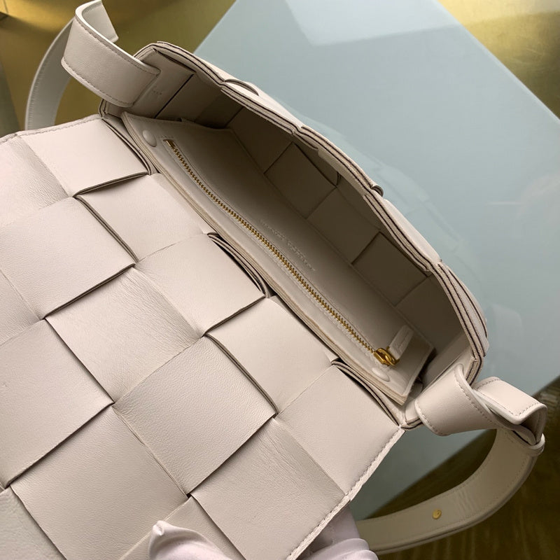 Elegant Vegan Leather Handbag - Chic Everyday Appeal | Women's Statement Accessory #1748 - side angle view (image 2) of designer-inspired handbag