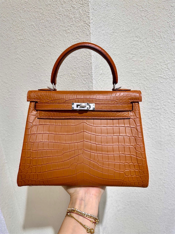  satchel interior and compartment view 9