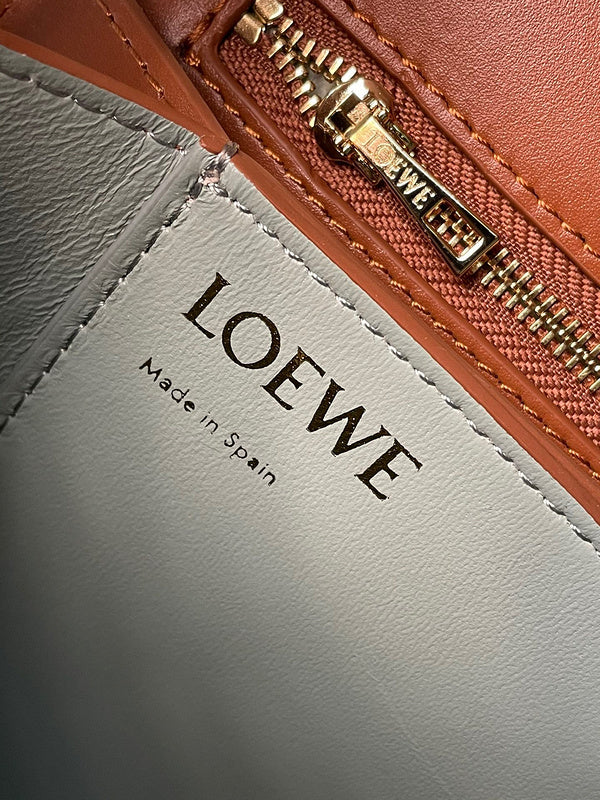 Ziva's Charm handbag – lifestyle view (19cm*6cm*13.5cm)
